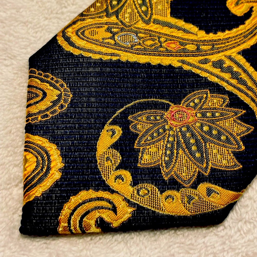 Brand New Stylish Tie By Paul Malone  Palm Beach